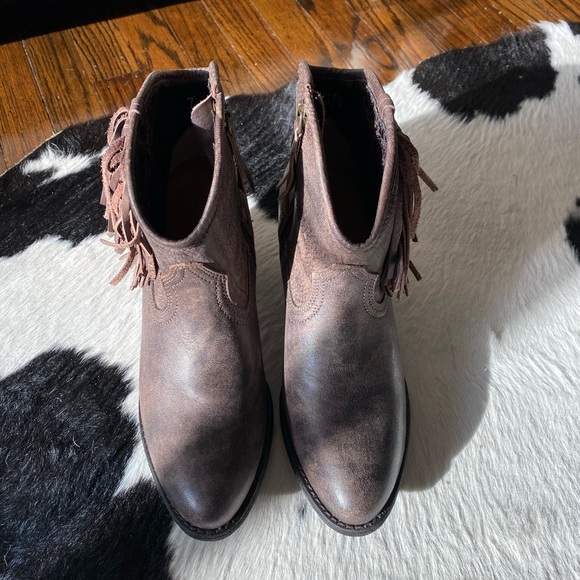 ARIAT booties with tassels - Picture 9 of 9